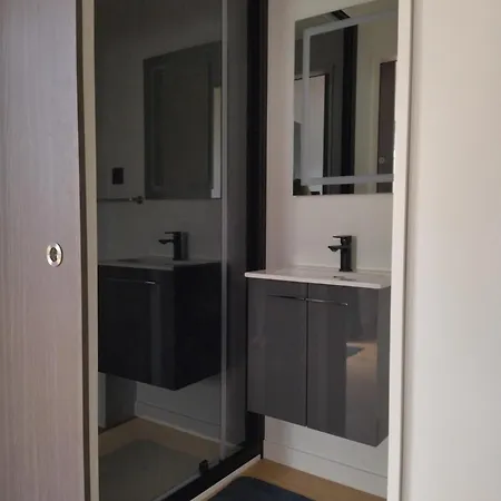 Au Coin Des Lilas - 1 Nyaraló